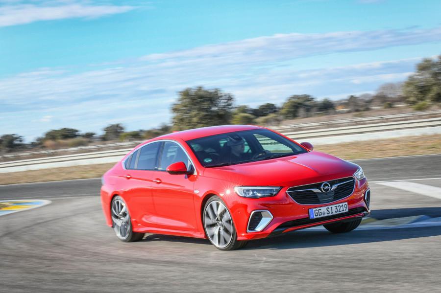 Opel Insignia GSi 2017 года  (фото 38 из 45)